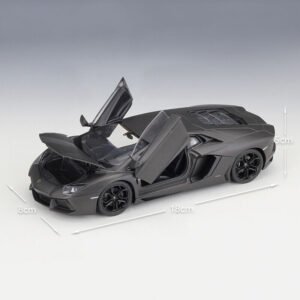WELLY Lamborghini Aventador LP700-4 Super Sports Car in 1:24 Scale Matte