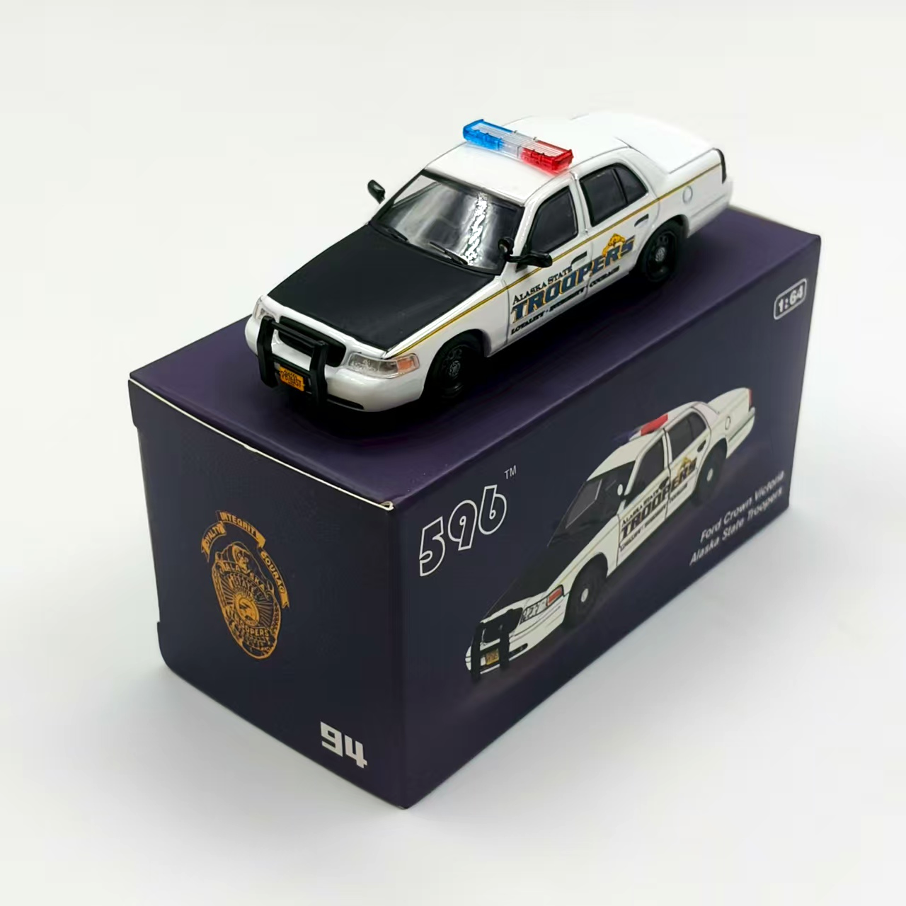 1/64 Alaska for Ford Crown Victoria replica alloy car model - 图片 1