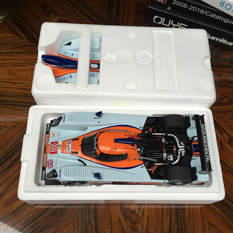 Autoart 1:18 Scale LOLA Aston Martin LMP1 2009 GULF Racing Car Model