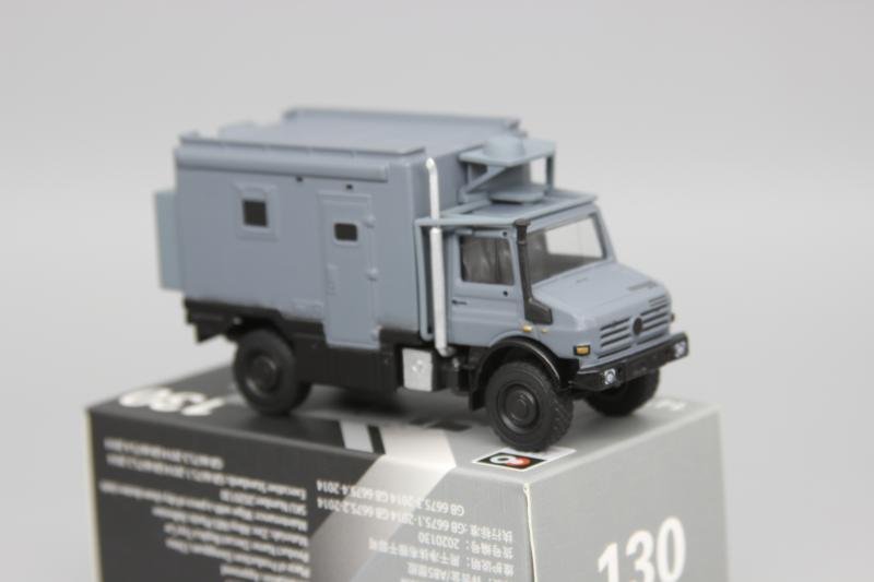 1:64 For benz Unimog U4000 model gift collection