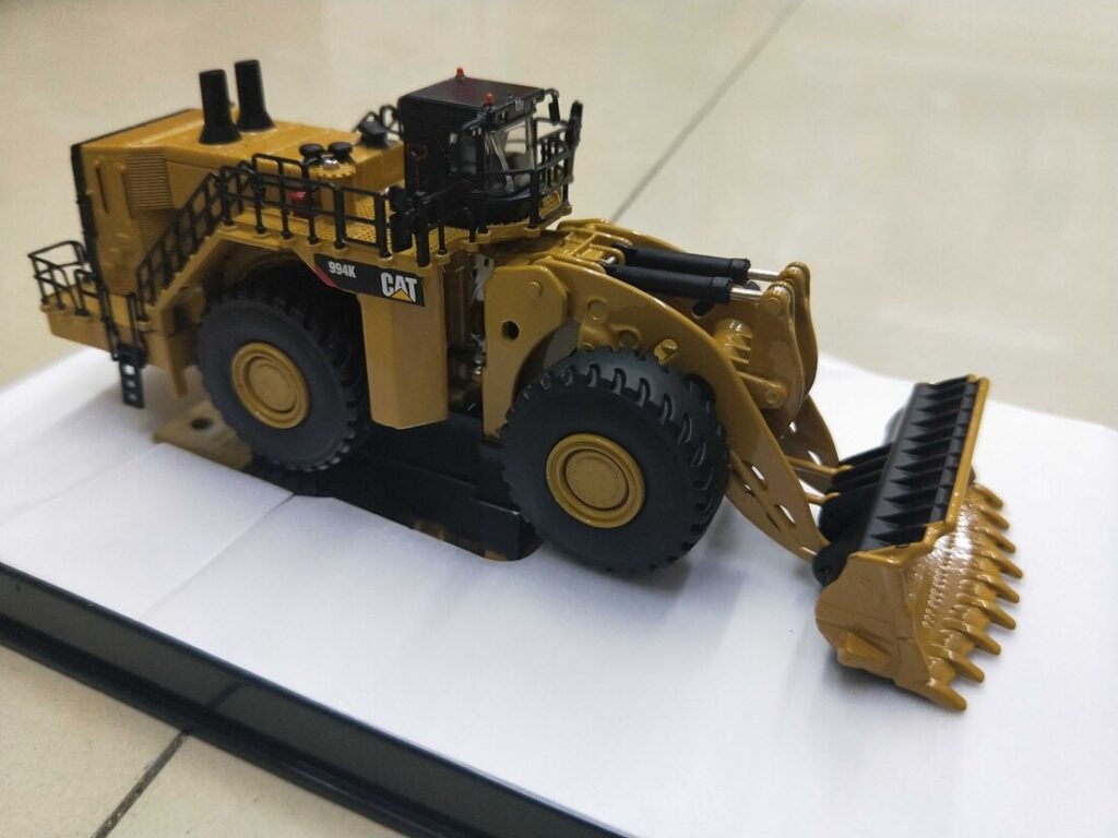 DM 1:125 For Cat 994K Loader Alloy Vehicle Forklift Model 85535 Gifts Souvenir