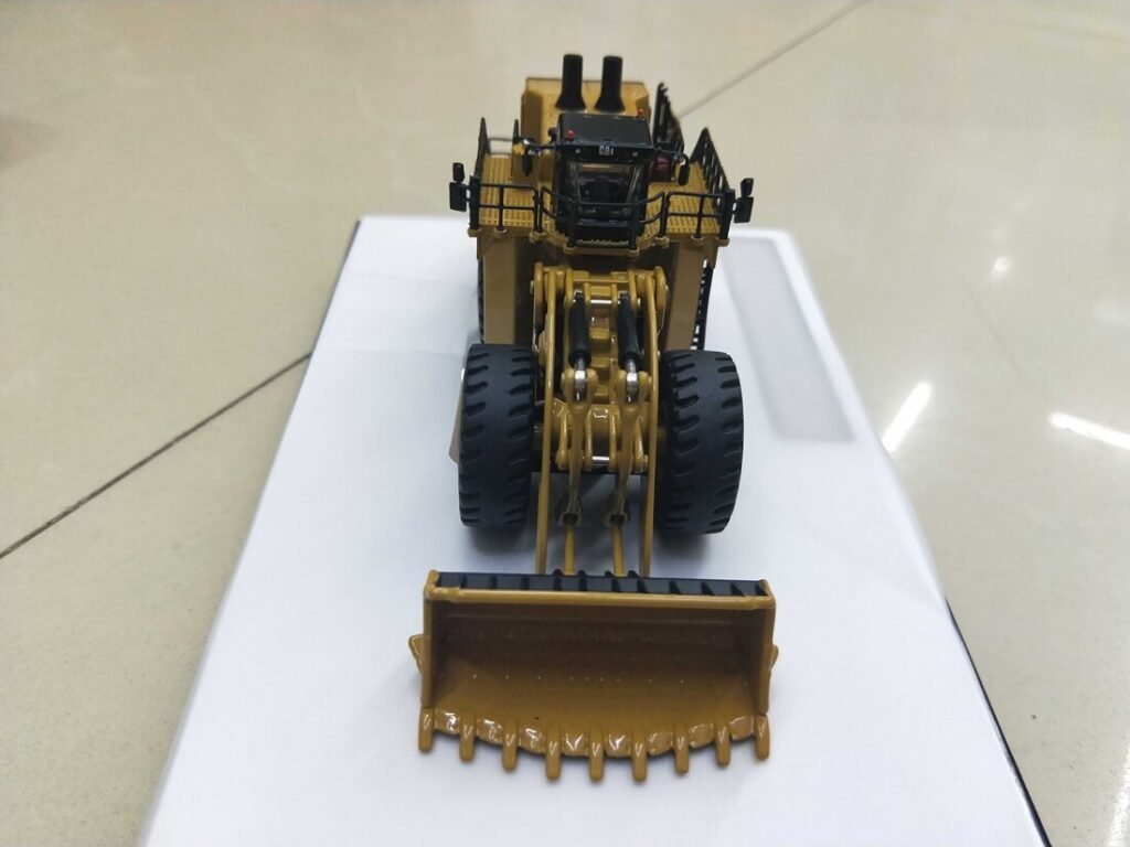DM 1:125 For Cat 994K Loader Alloy Vehicle Forklift Model 85535 Gifts Souvenir