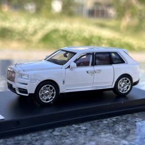 DCM 1:64 Scale Rolls-Royce Curinan Extended Car Model SUV