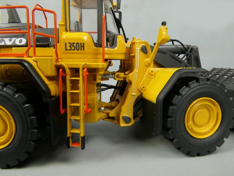 1:50 Vol~vo L350H Wheel Loader Alloy Engineering Vehicle Model Gifts Souvenir