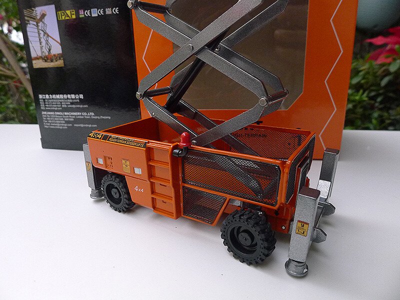 1/40 DINGLI JCPT1823RT SELF PROPELLED ROUGH-TERRAIN SCISSOR LIFTS MODEL