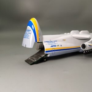 1:200 Antonov Ukraine An-225 Aircraft Strategic Transport Plastic Airplane Model - 图片 4