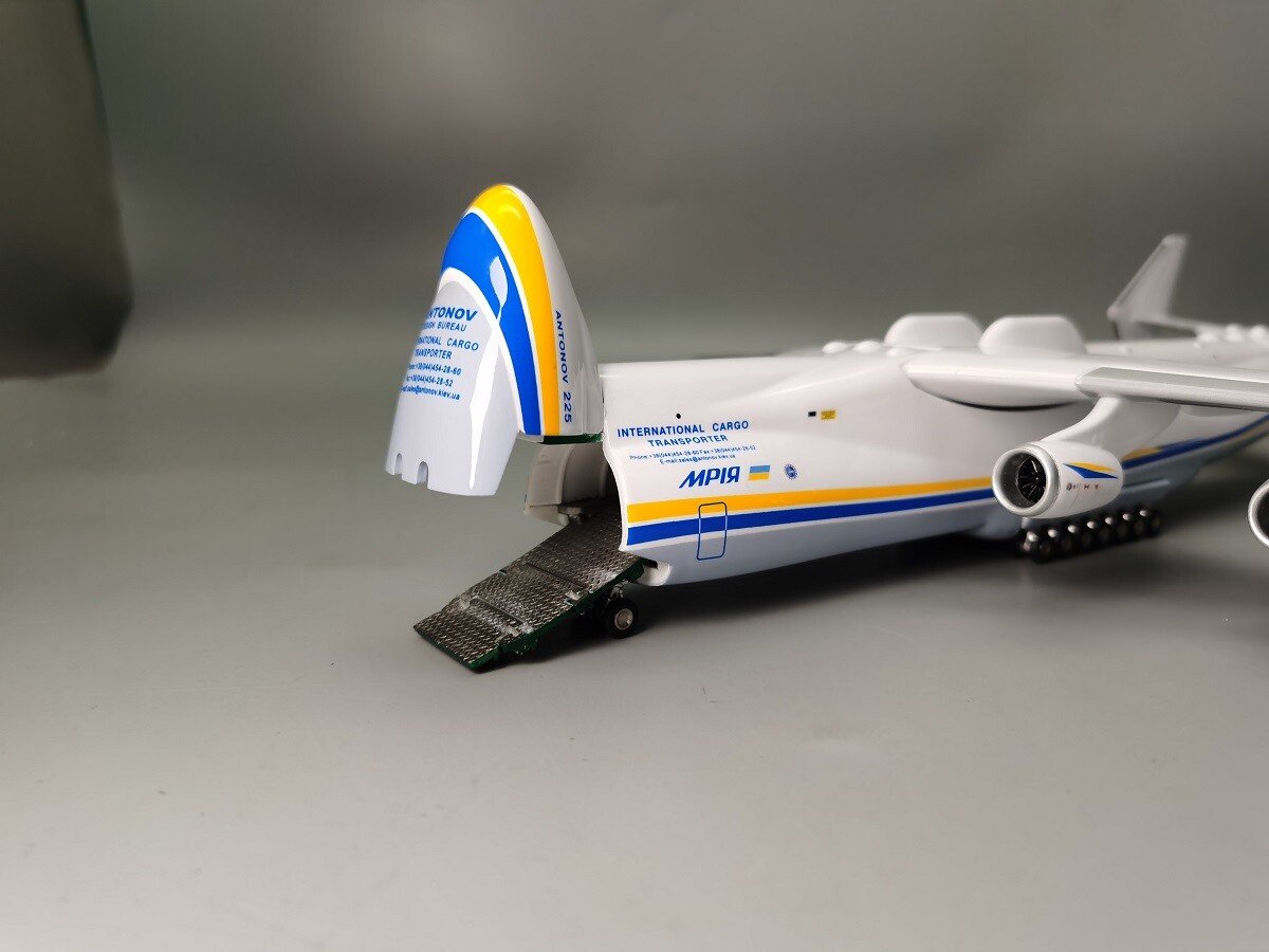 1:200 Antonov Ukraine An-225 Aircraft Strategic Transport Plastic Airplane Model - 图片 4