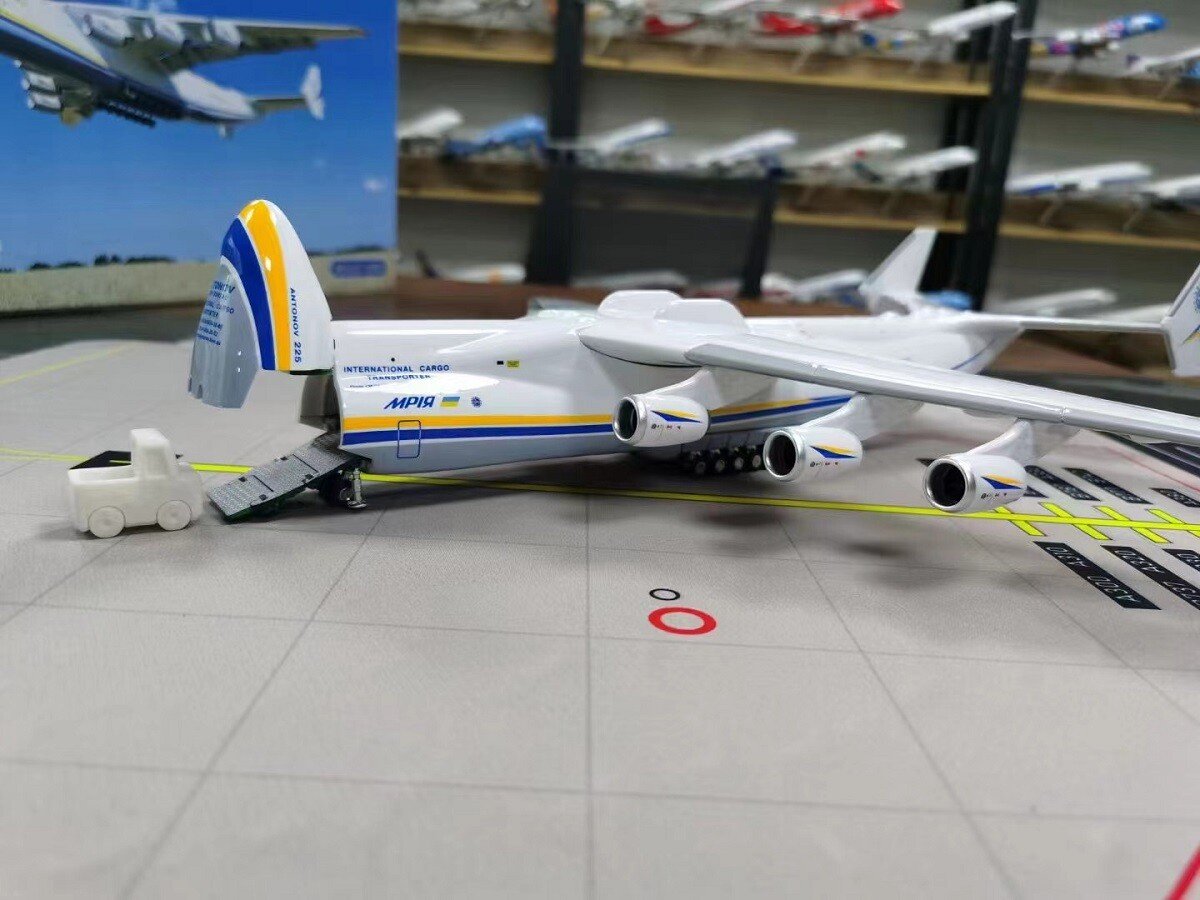1:200 Antonov Ukraine An-225 Aircraft Strategic Transport Plastic Airplane Model - 图片 8