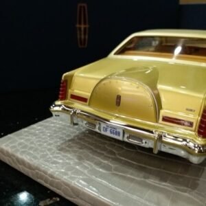 1:18 AMC 1/18 Lincoln Continental Mark V Gold Car Model Toys - 图片 3