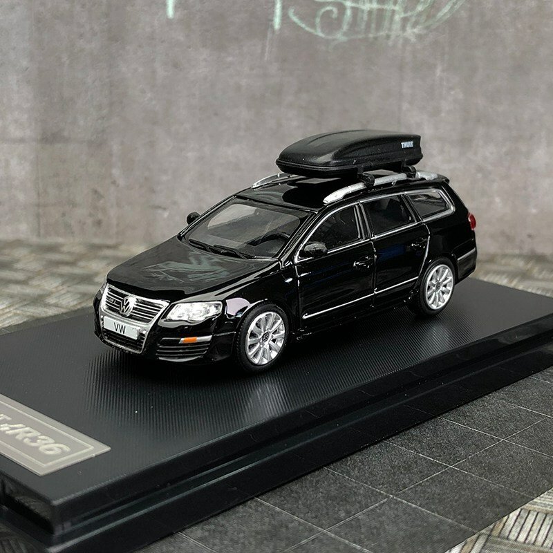 1:64 Passat travel R36 alloy car model