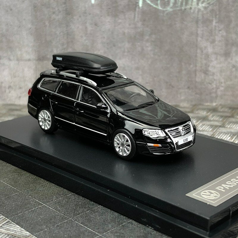 1:64 Passat travel R36 alloy car model