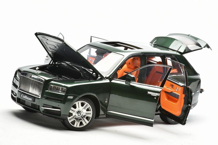 1:18 Rolls-Royce Cullinan Green Diecast Model Car New