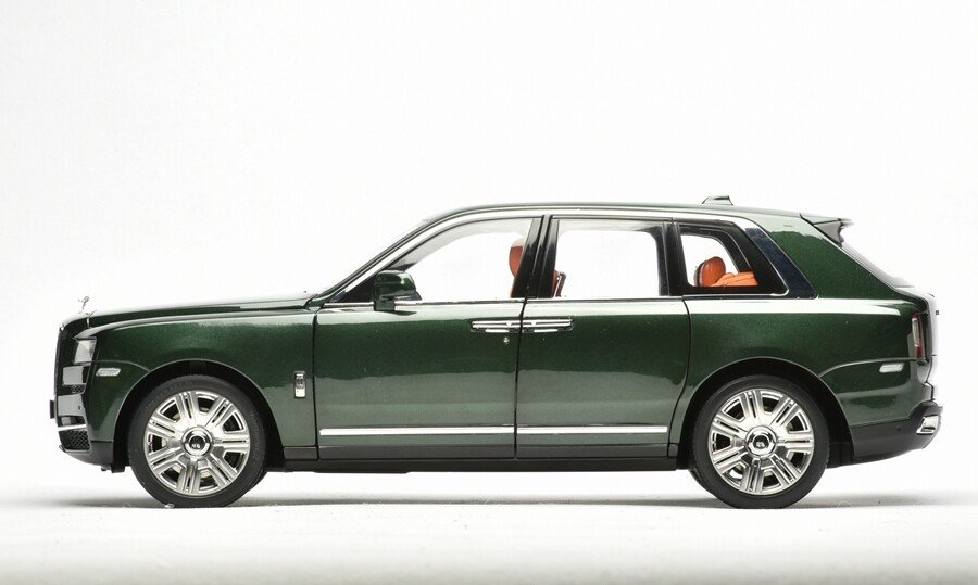 1:18 Rolls-Royce Cullinan Green Diecast Model Car New