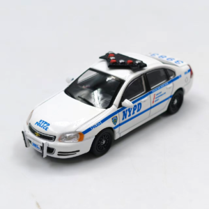 1:64 For Chevrolet Impara Police Car Painting Simulation Alloy Car Model