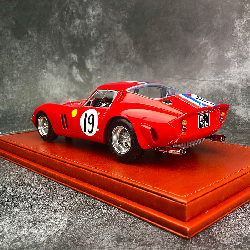 1: 18 Ferrari 250 GTO classic collection car model