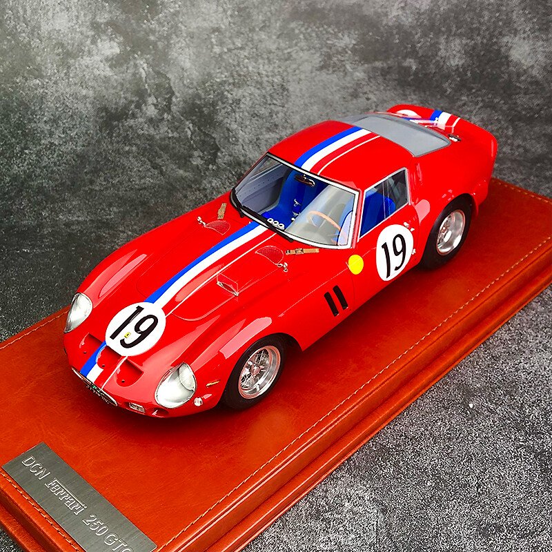 1: 18 Ferrari 250 GTO classic collection car model