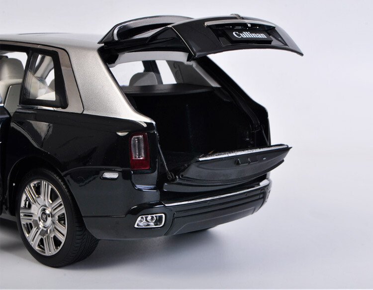 1:18 Rolls-Royce Cullinan Black Sliver Diecast Model Car New