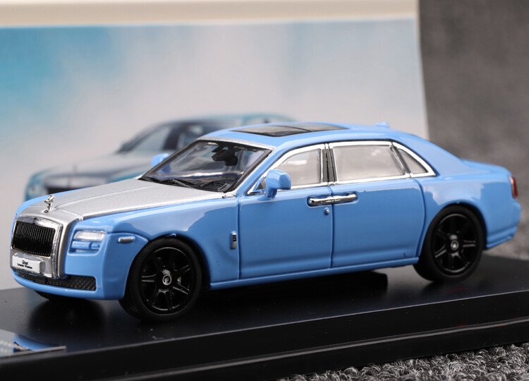 DCM 1:64 Scale Rolls-Royce Ghost Extended Blue Car Model