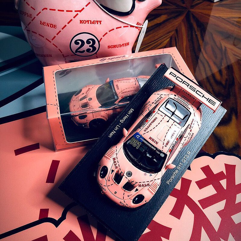 Spark Porsche 911 RSR pink pig Le Mans super car model collection ornament resin