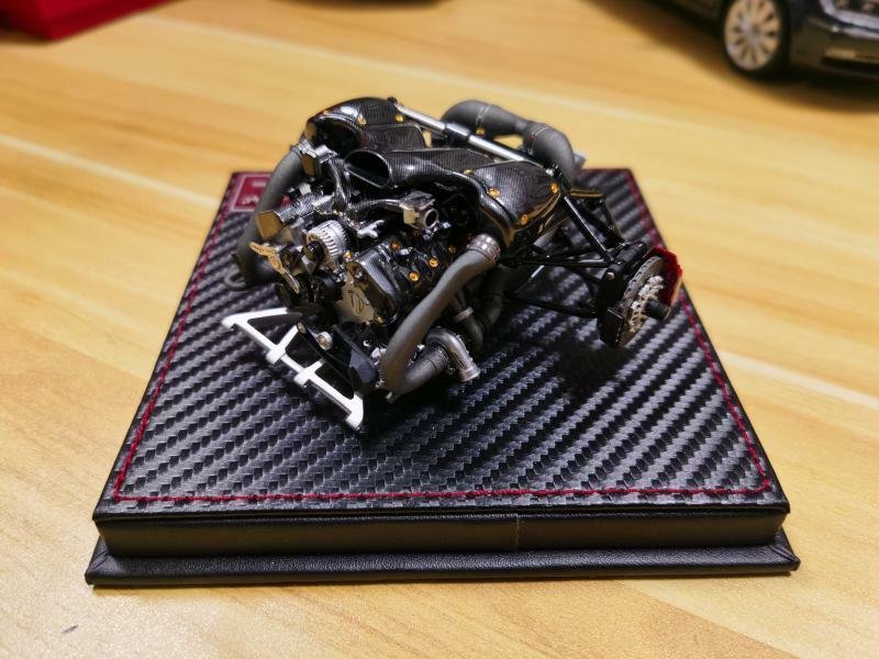 1:18 Scale Koenigsegg Agera RS Engine Suspention System Model Limited
