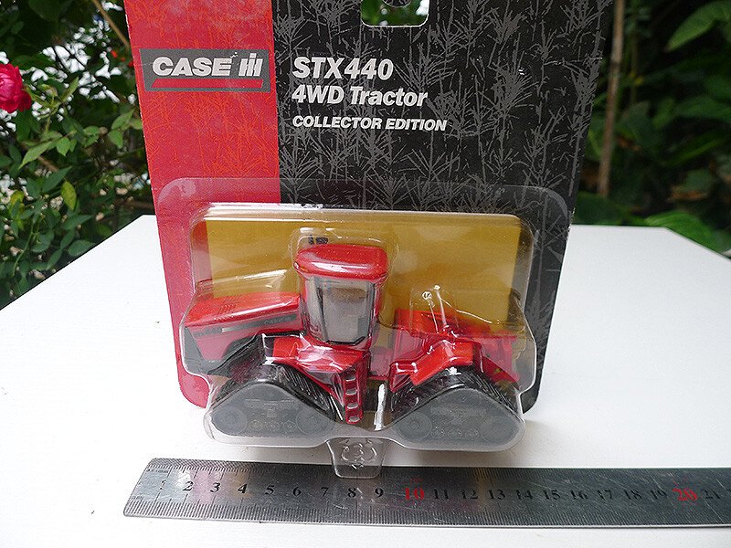 1/64 STX 440 Quadtrac Tracked Tractor Agricultural Vehicle Model