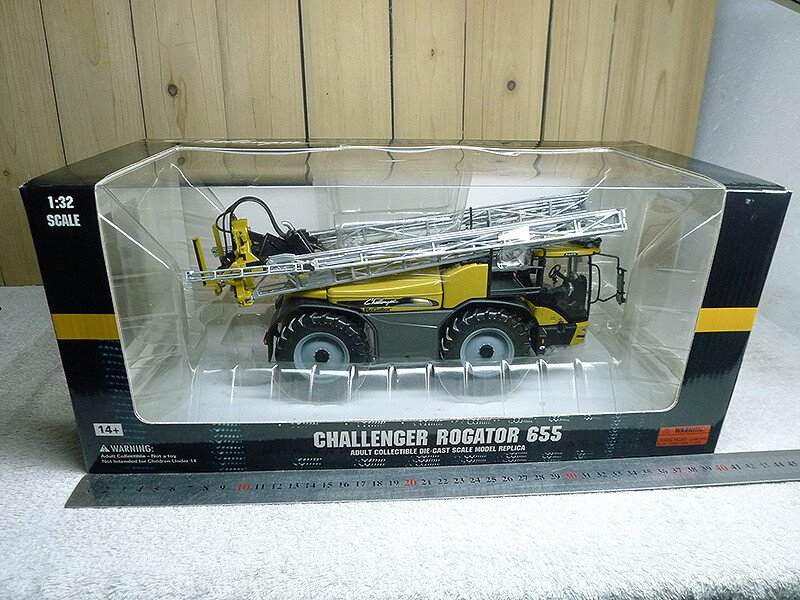 1/32 Challenger 655 Sprayer Agricultural Vehicle Model
