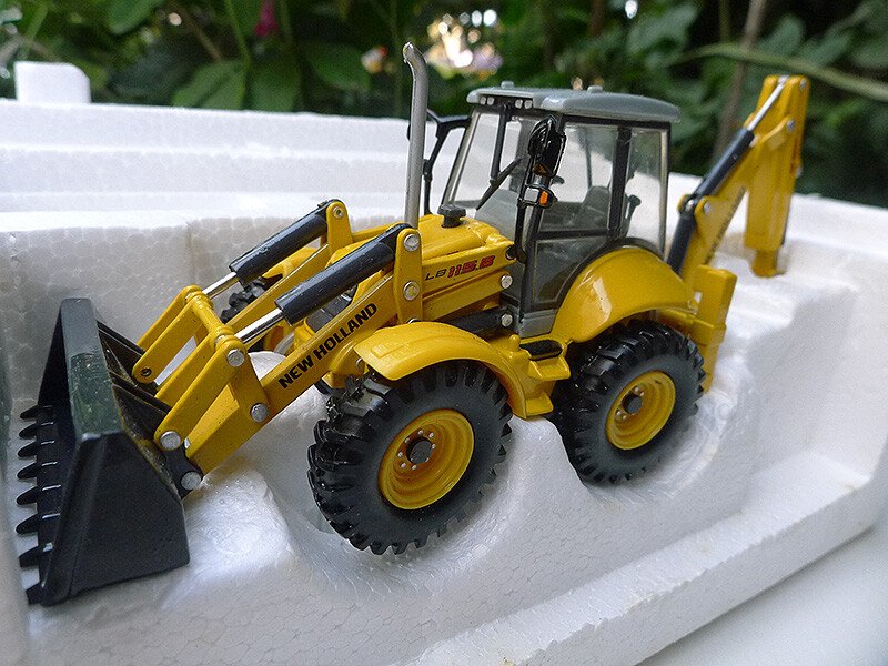 1/32 Terna LB 115B Busy Alloy Engineering Vehicle Model with Two Ends