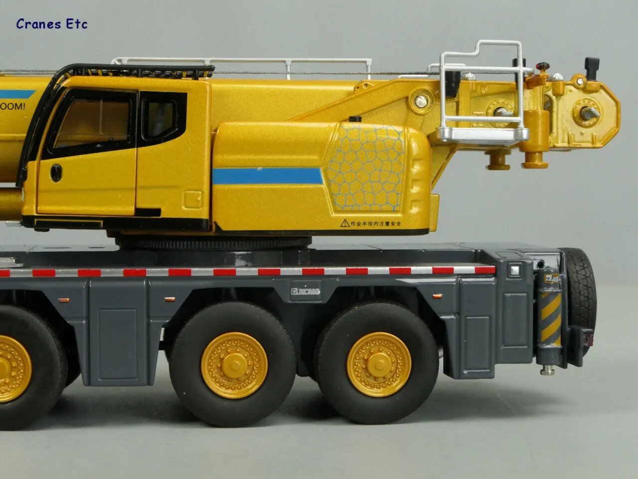 1:50 XCMG XCA230 Mobile Heavy Crane Truck Engineering Machinery DieCast Model - 图片 3