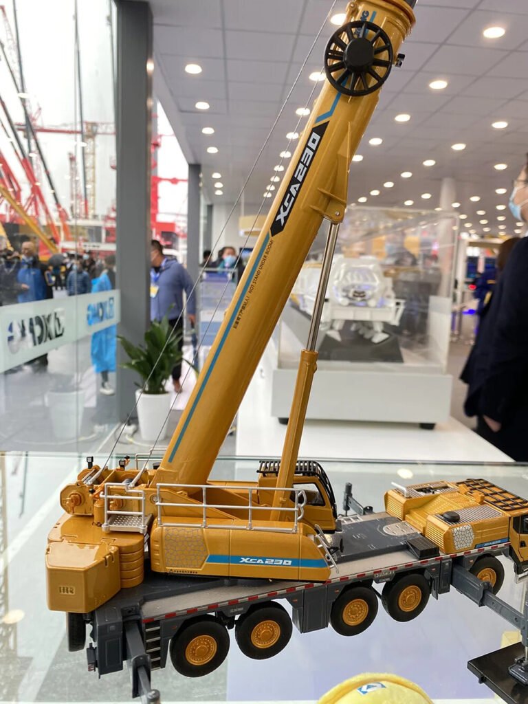 1:50 XCMG XCA230 Mobile Heavy Crane Truck Engineering Machinery DieCast Model