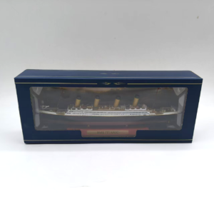Classic luxury cruise ship alloy model figurine as a gift for display