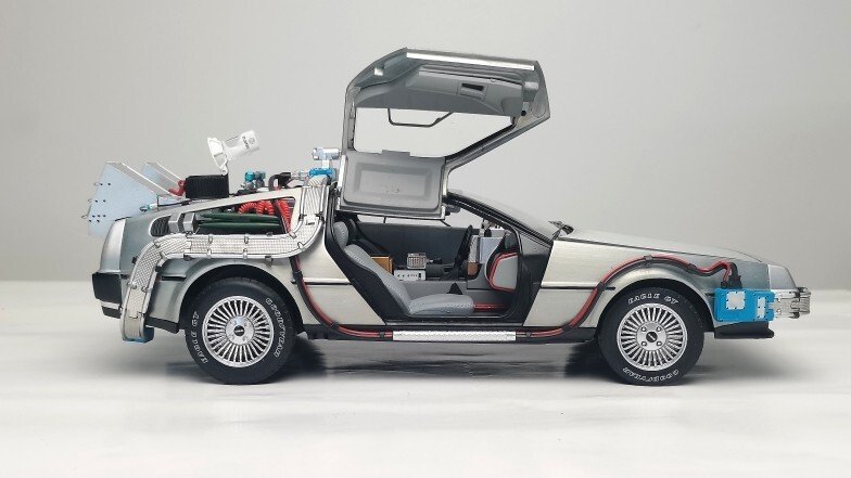 1/18 Hot Wheels Elite Back To The Future Time Machine Delorean Car Model BCJ97