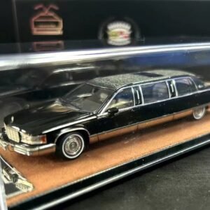 1/64 Alloy Diecast Car Model for Cadillac Fleetwood Extended Edition
