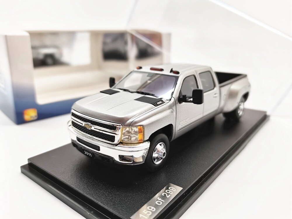 GLM 1/43 For Chevrolet Silverado 3500HD 4x4 pick-up truck Model Toys