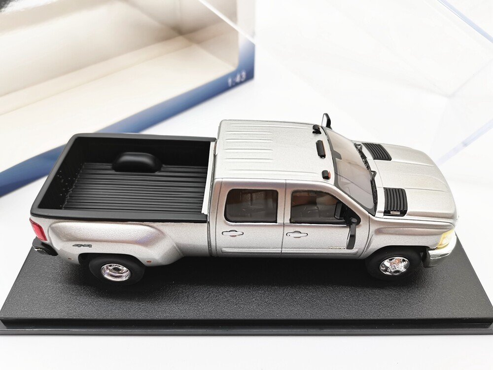 GLM 1/43 For Chevrolet Silverado 3500HD 4x4 pick-up truck Model Toys