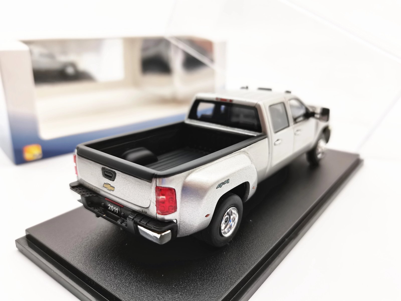 GLM 1/43 For Chevrolet Silverado 3500HD 4x4 pick-up truck Model Toys - 图片 4