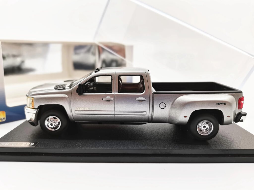 GLM 1/43 For Chevrolet Silverado 3500HD 4x4 pick-up truck Model Toys