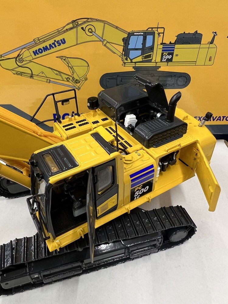 1:43 For KOMATSU PC500LC-10M0 Excavator Alloy model Gifts