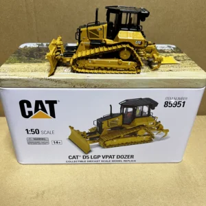 DM 1:50 CAT D5 LGP Caterpillar Track Bulldozer Alloy Construction Vehicle Forklift Model 85951