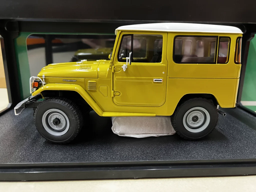 CULT 1/18 TOYOTA FJ40 Toyota Land Cruiser Resin Handmade Simulated Car Model