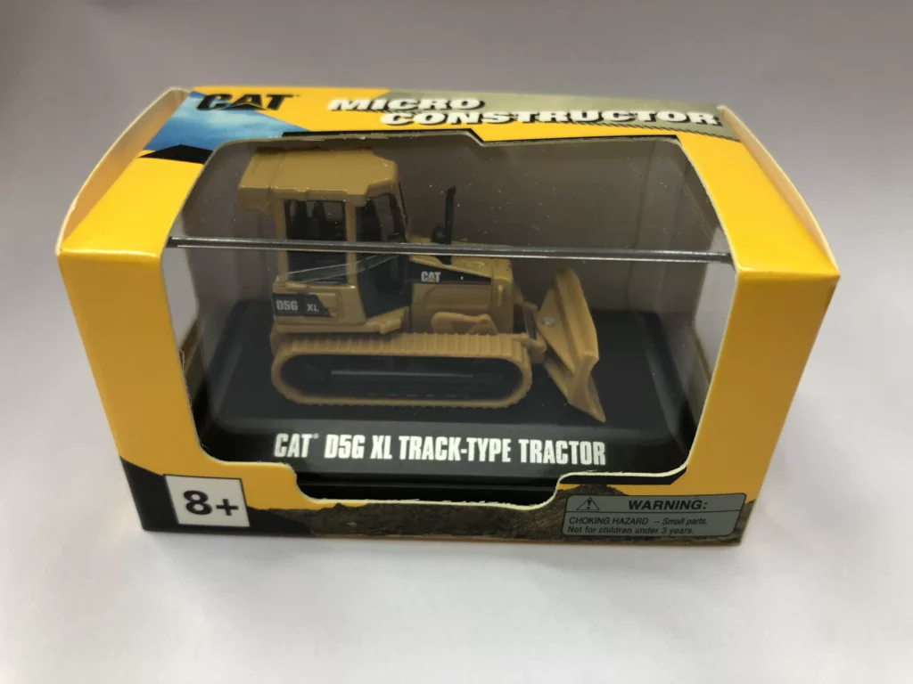 DM 1:100 CAT D5G XL Caterpillar Bulldozer Forklift Alloy Engineered Vehicle Model 85971DB