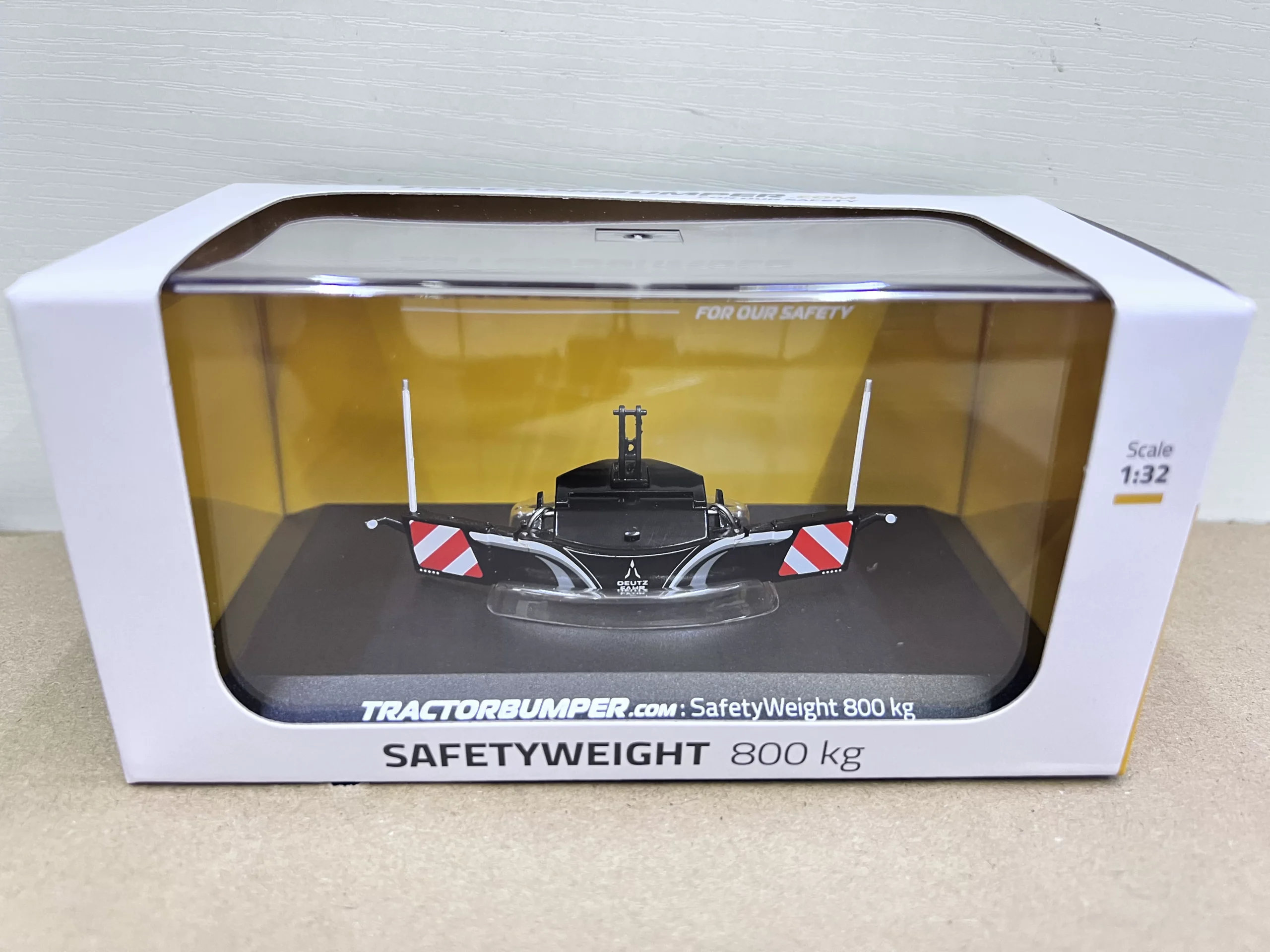 UH6684 1:32 Safetyweight 800Kg Deutz Front tractor bumper weight model - 图片 2