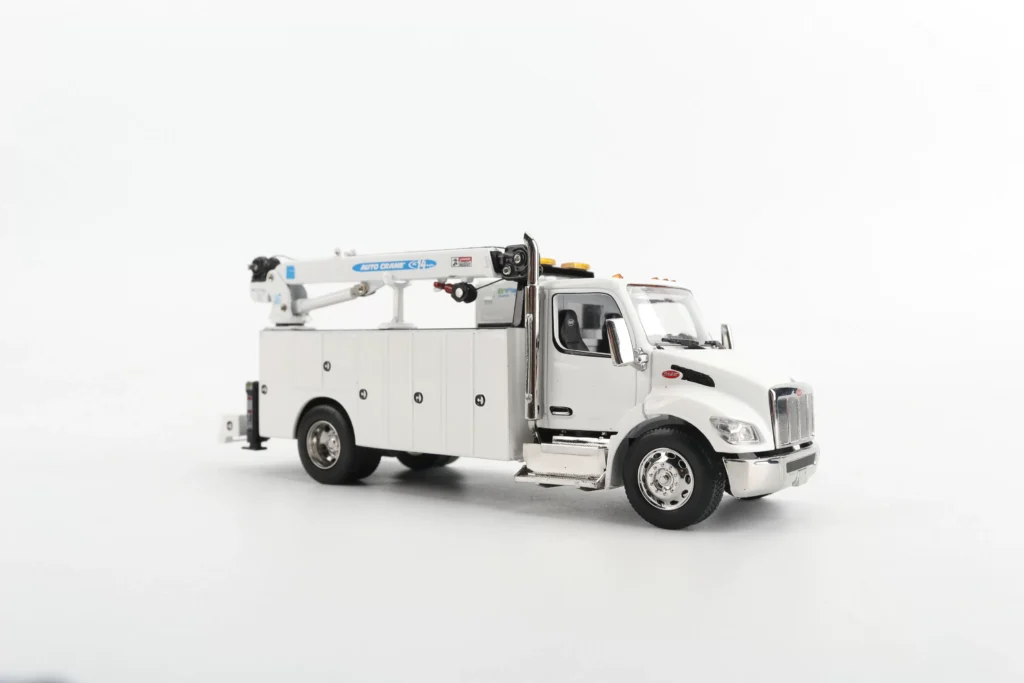 DM 1:50 Peterbilt 536 Peterbilt Crane Truck Crane Engineering Vehicle Model 71214