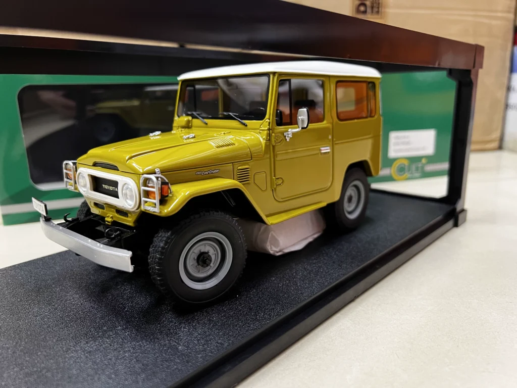 CULT 1/18 TOYOTA FJ40 Toyota Land Cruiser Resin Handmade Simulated Car Model