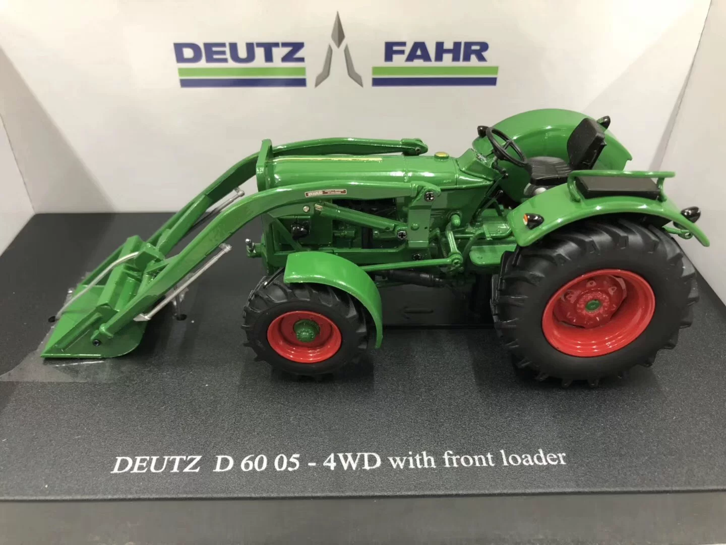 UH 1:32 DEUTZ D6005 - 4WD Deutz tractor forklift alloy agricultural vehicle model 5307 - 图片 1