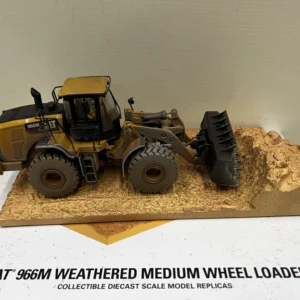 DM 1:50 CAT 966M Caterpillar Wheel Loader Muddy Alloy Engineering Vehicle Model 85703