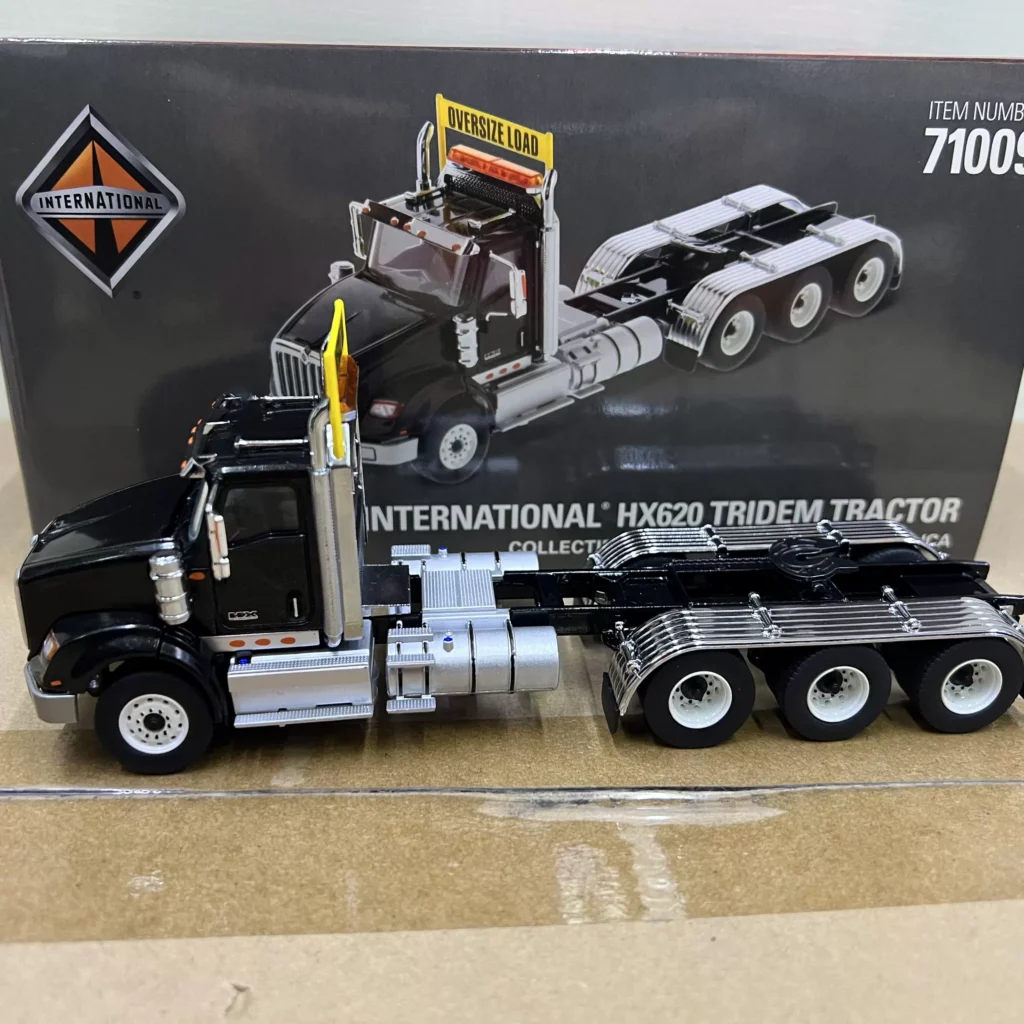 DM 1:50 INTERNATIONAL HX620 International Truck Tractor Triaxial American Edition Tow Truck Model 71009