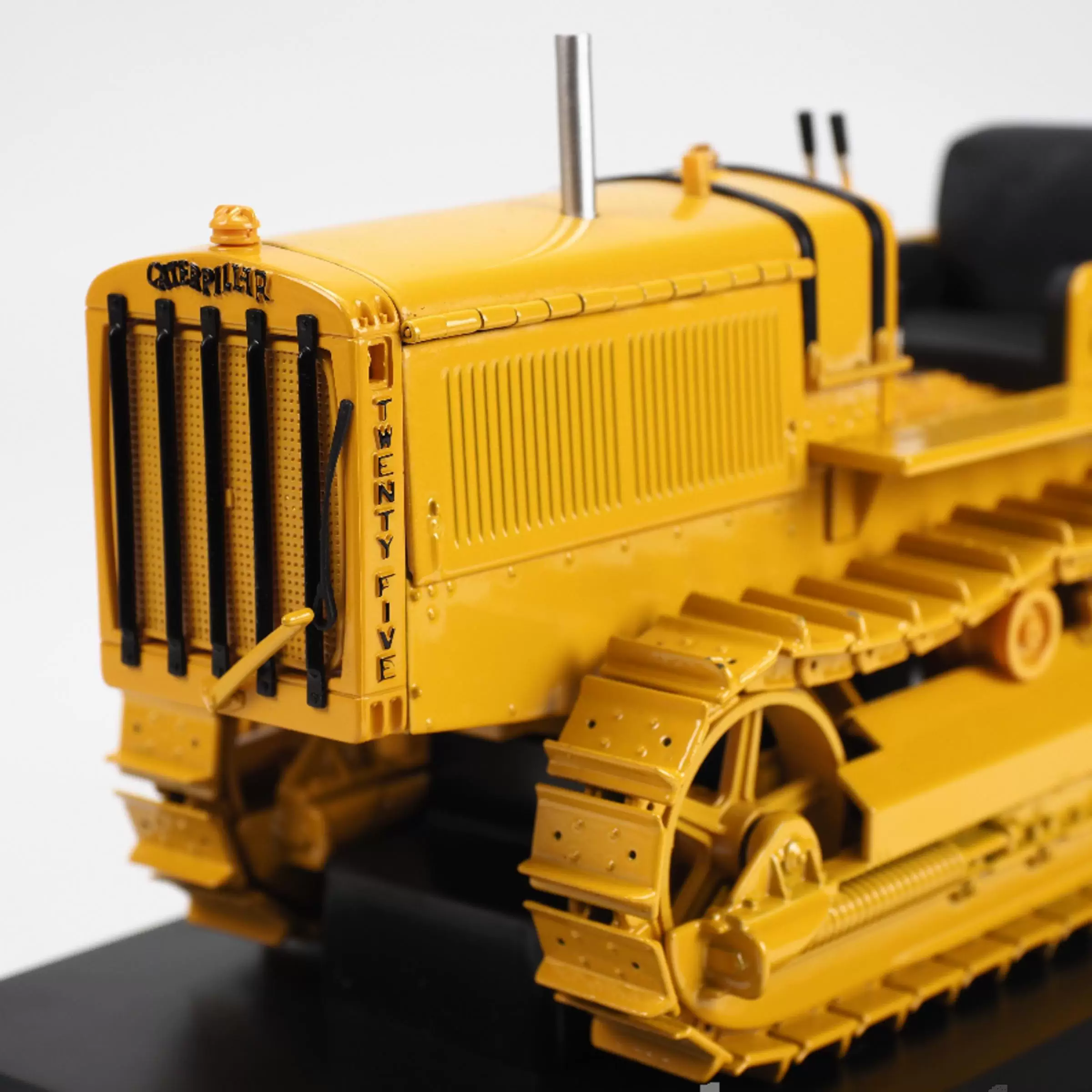 DM 1:16 CAT 25 Tractor Caterpillar Tractor Alloy Engineering Vehicle Model 85679 - 图片 2