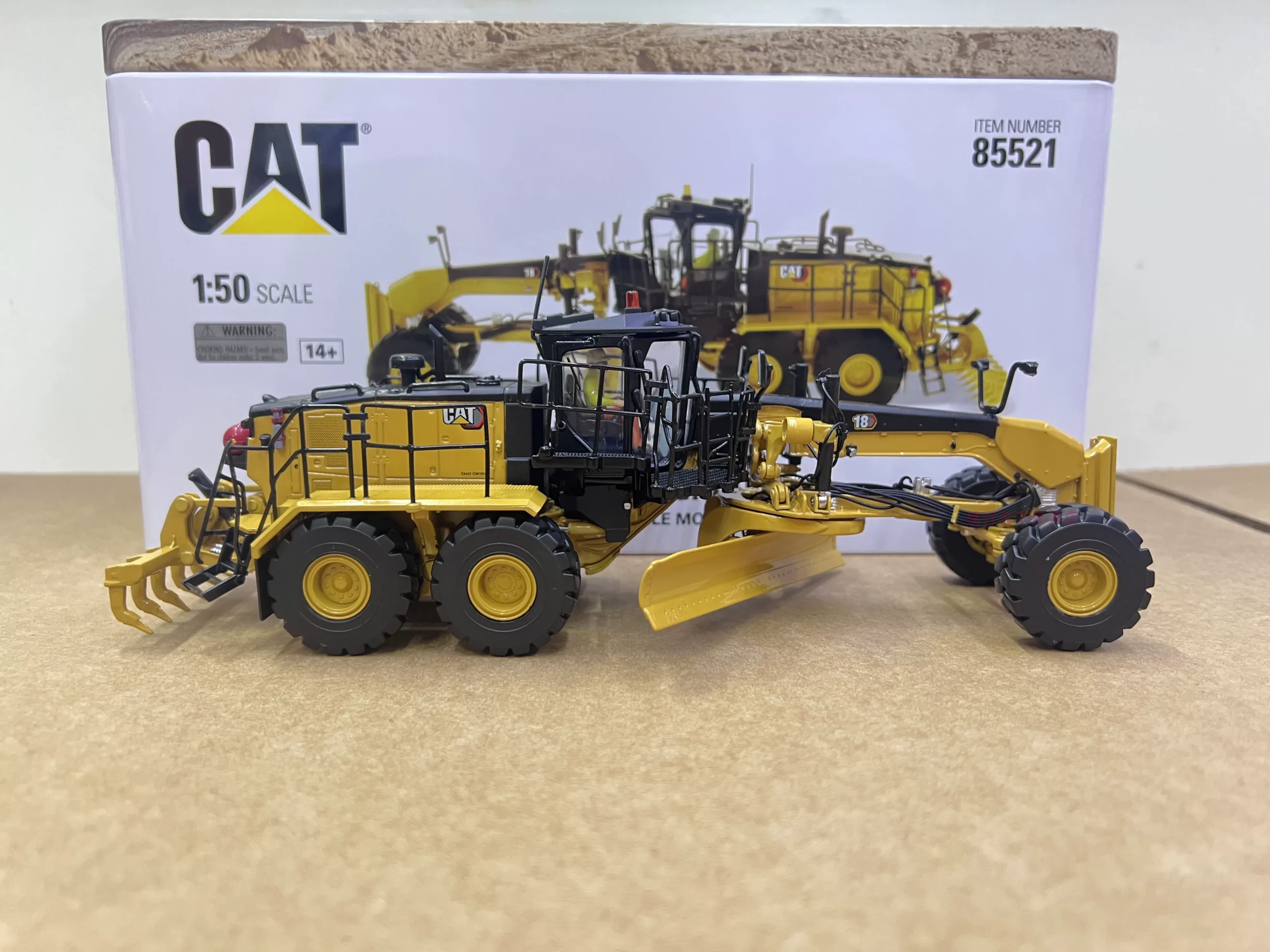 DM 1:50 CAT 18 MOTOR GRADER Caterpillar self-propelled grader alloy model 85521 - 图片 3