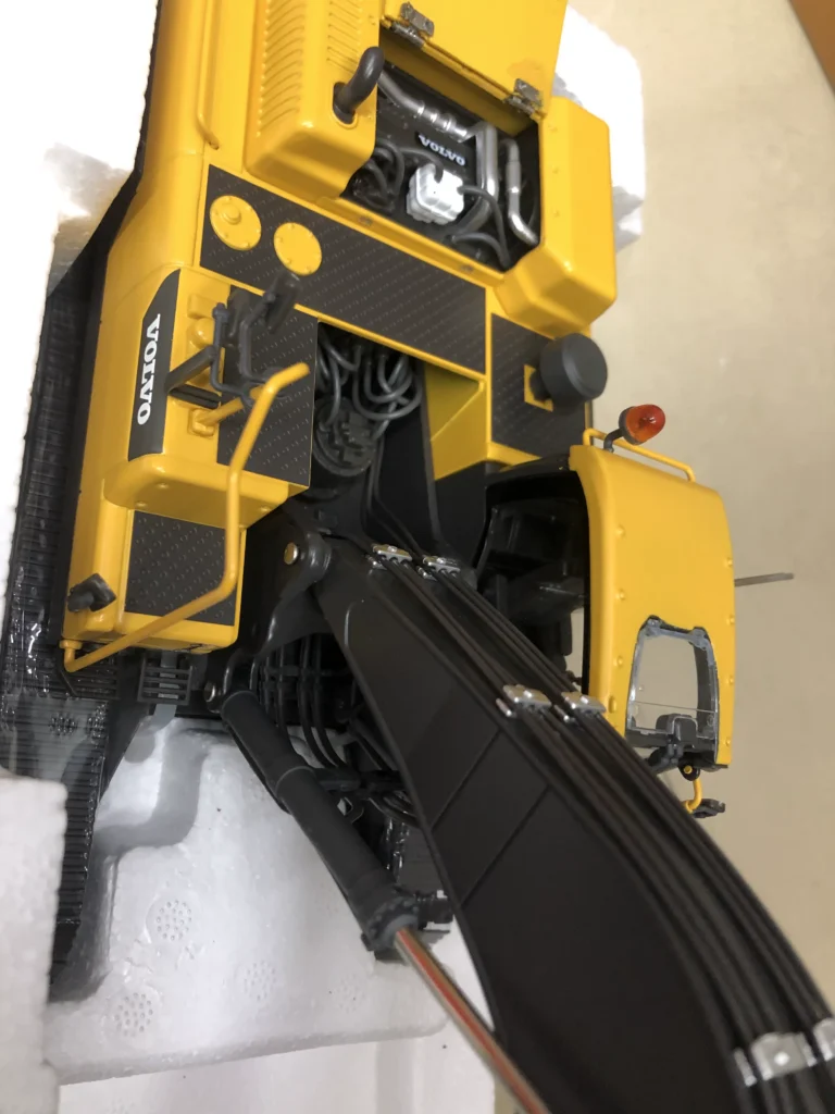 1:32 Volvo EC350D Volvo crawler excavator alloy engineering car excavator forklift model