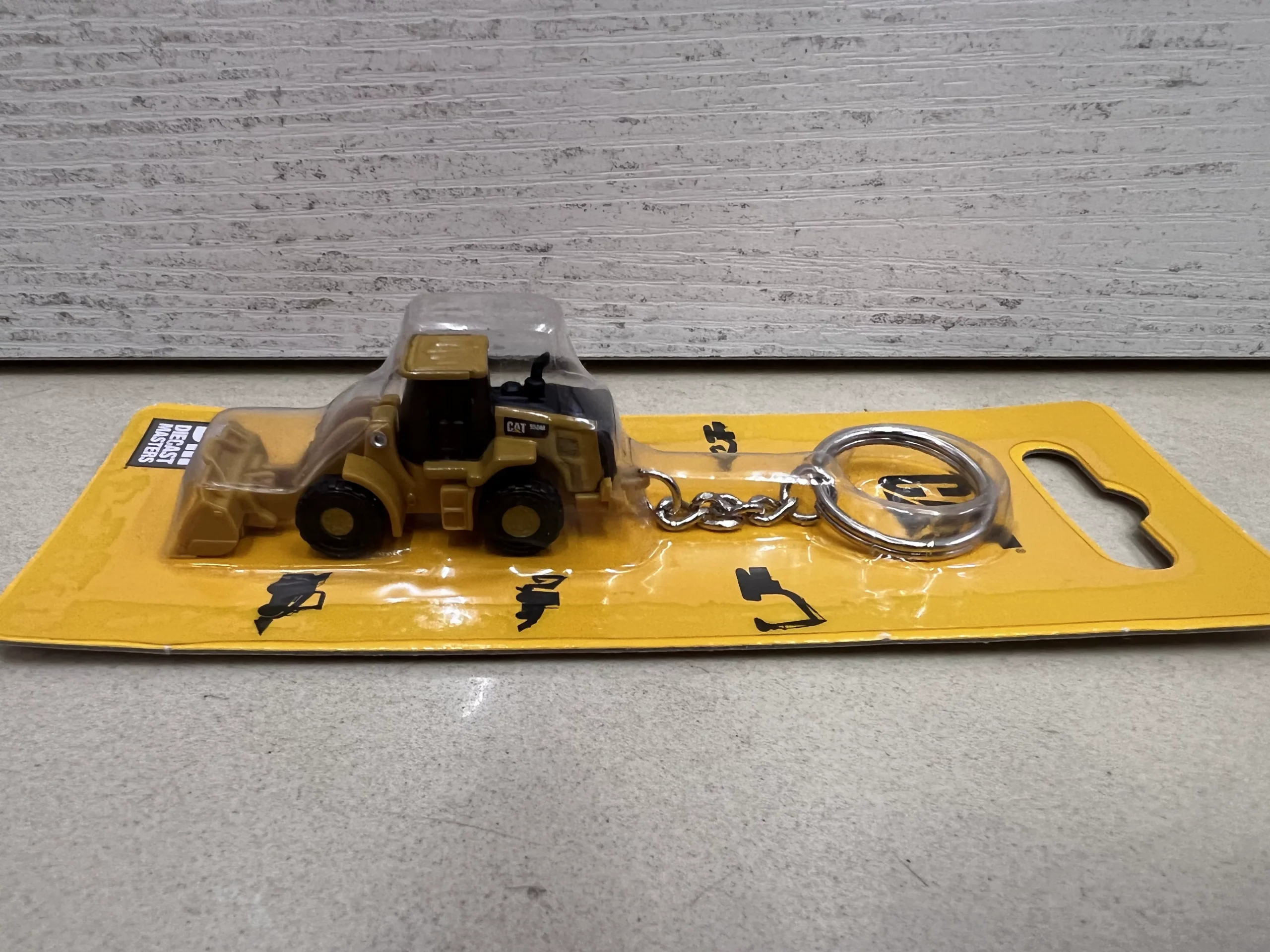 DM CAT D8T Key Ring Caterpillar Bulldozer Construction Car Model Keychain Ornament 85984 - 图片 3